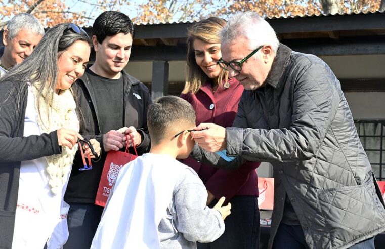 Zamora realizó una nueva entrega de anteojos del programa “Para Verte Mejor” 