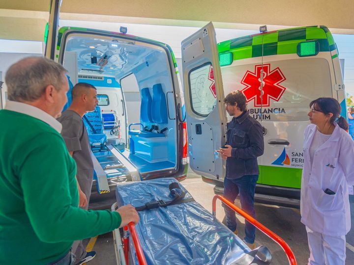 Andreotti presentó dos nuevas ambulancias de Terapia Intensiva Móvil 