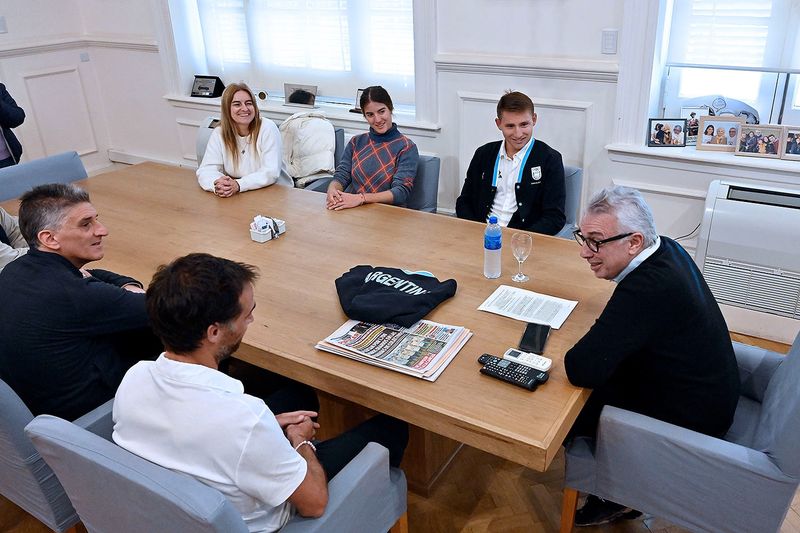 Zamora recibió a los remeros tigrenses tras su participación en los Juegos Olímpicos de París 2024