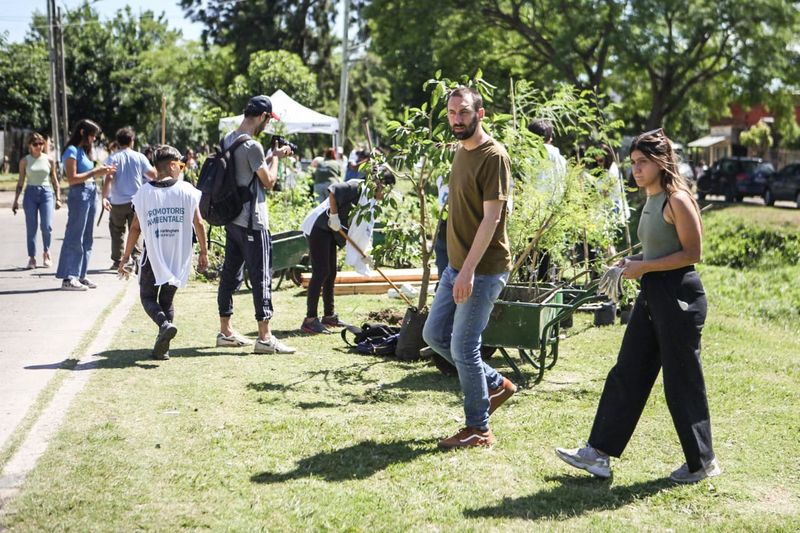 Hurlinghan solidario: se realizó una jornada de limpieza del Arroyo Soto