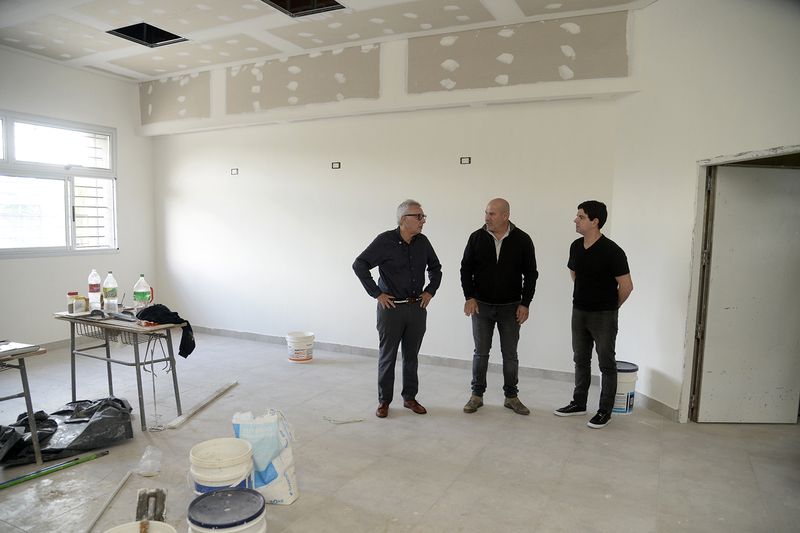 Zamora visitó la obra de ampliación de la Escuela Secundaria N° 32 en Benavídez