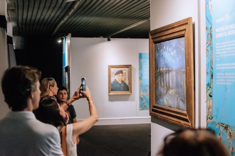 Escobar: Por el éxito de visitantes, la Experiencia Inmersiva Van Gogh se extiende hasta el 2 de febrero en el Predio Floral