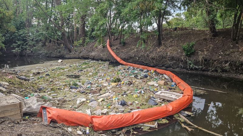 La ecobarda del Arroyo Escobar evitó que más de 5 mil kilos de basura contaminen la Reserva de Maschwitz 